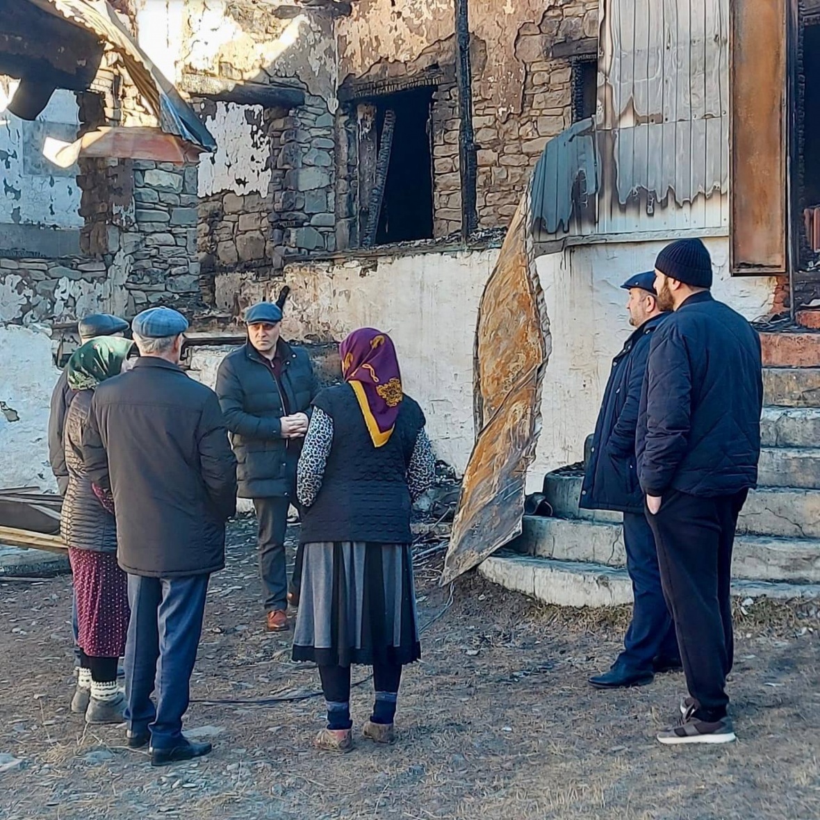 Представители администрации района побывали на месте пожара в селе Урух-Сота